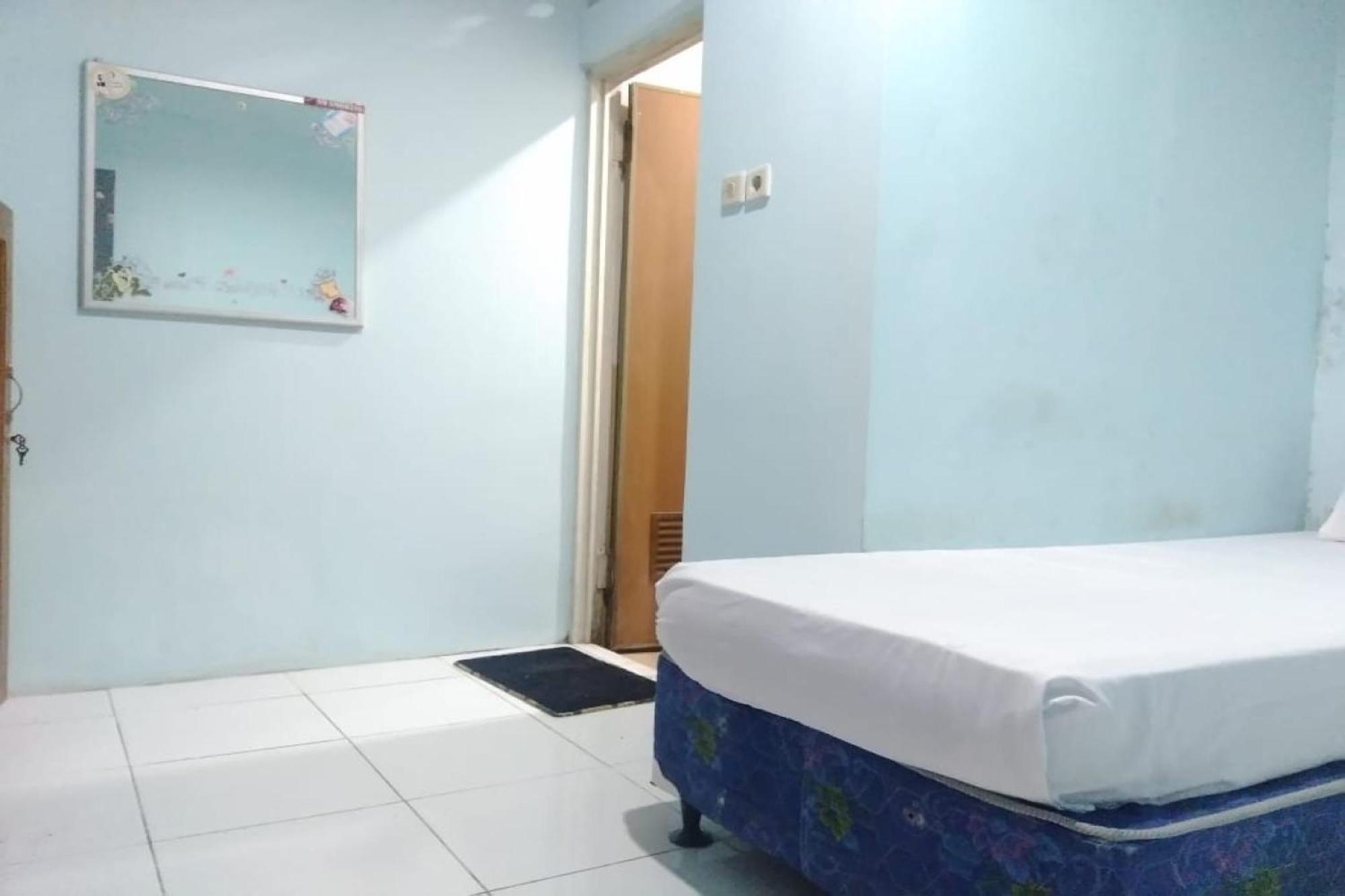 Oyo 90766 Gardenia Boarding House Hotel Purwokerto Bagian luar foto