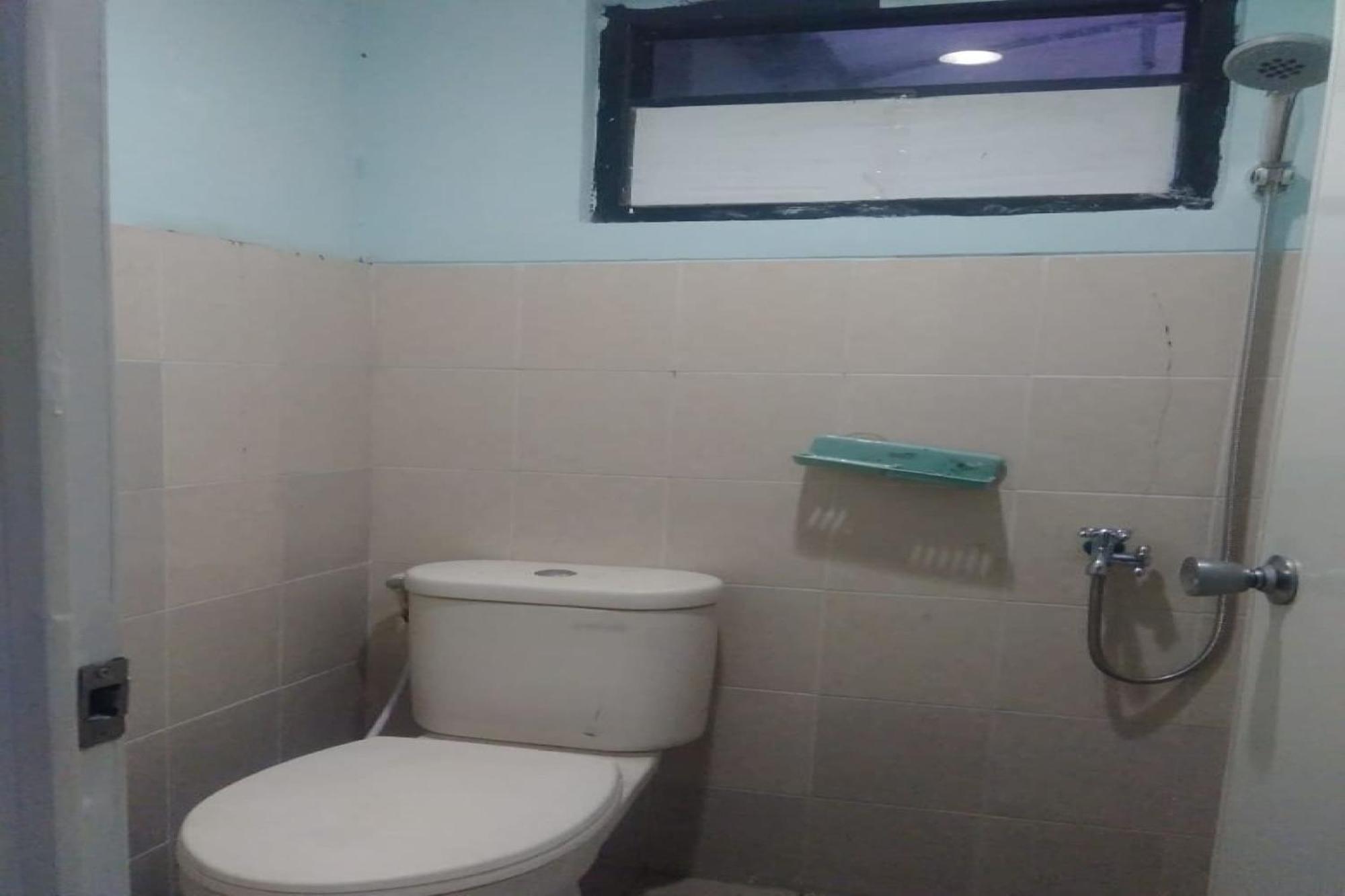 Oyo 90766 Gardenia Boarding House Hotel Purwokerto Bagian luar foto